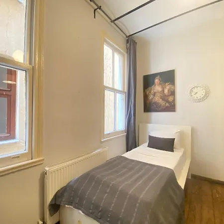 Appartement Authentic 1br Beyoglu Flat - Walk To Istiklal *