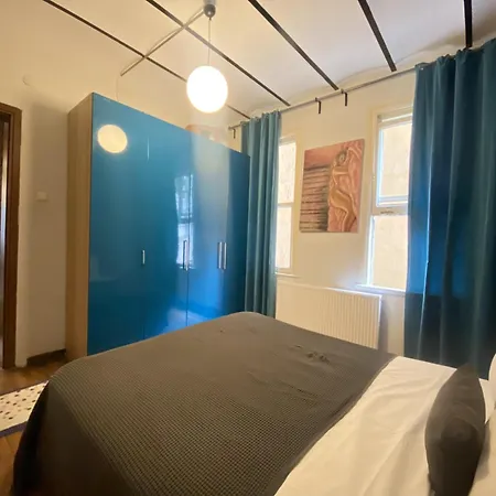 Authentic 1br Beyoglu Flat - Walk To Istiklal *