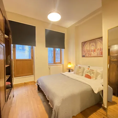Authentic 1br Beyoglu Flat - Walk To Istiklal Appartement